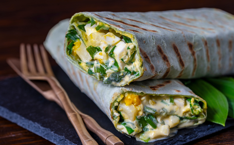 Spinach-boiled Egg Roll